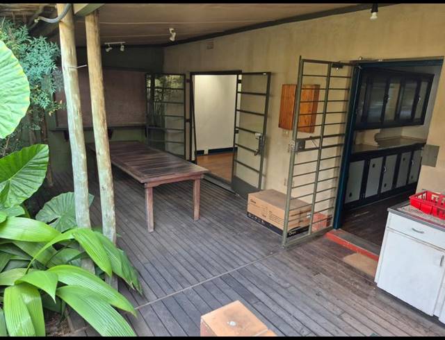 BUSINESS PROPERTY TO RENT IN MENLO PARK